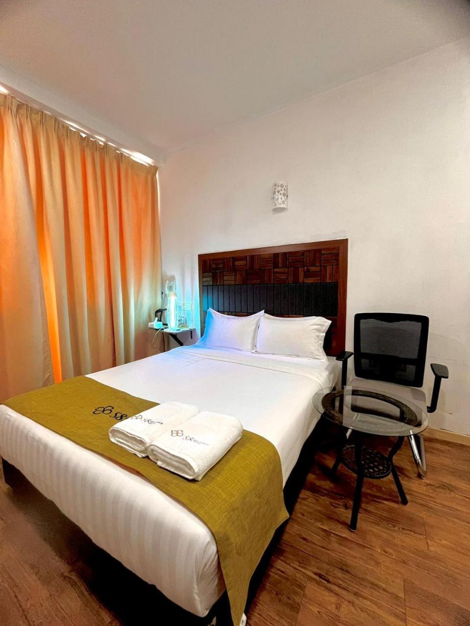 S8 Boutique Hotel Near Klia 1 & Klia 2 Sepang Eksteriør billede